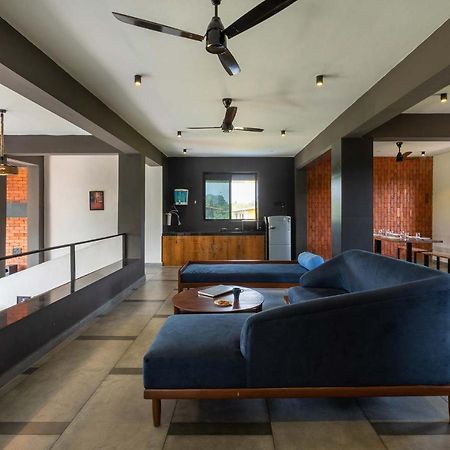 Two Villa By Stayvista With Infinity Pool, Farm & Mountain Views, Modern Interiors Karjat Eksteriør bilde